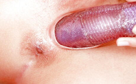 Charming pornstar Zara baring big boobs and puting a toy in her cunt 